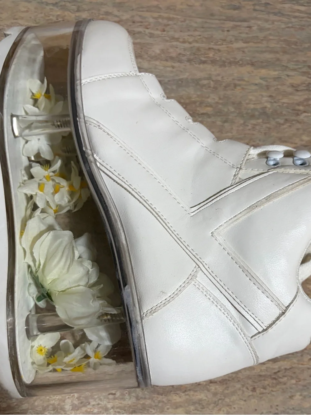 YRU QLOUD QOZMO White Platform Sneakers with Ivory Flowers inside the clear sole